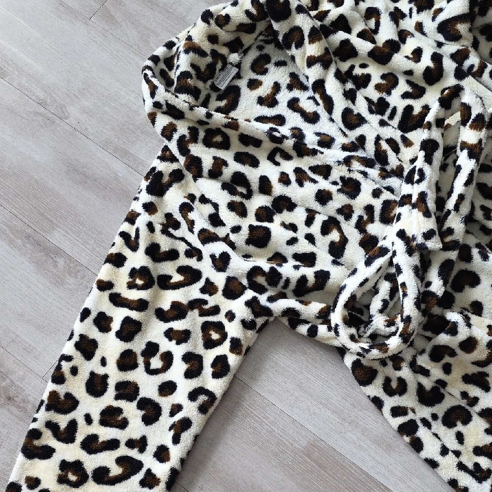 Leopard Print Women's Robe - Picture 3 of 5
